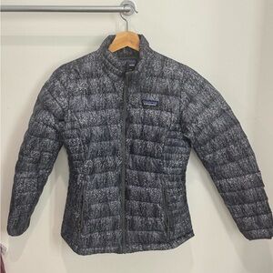 Patagonia Women's Down Jacket - Like New